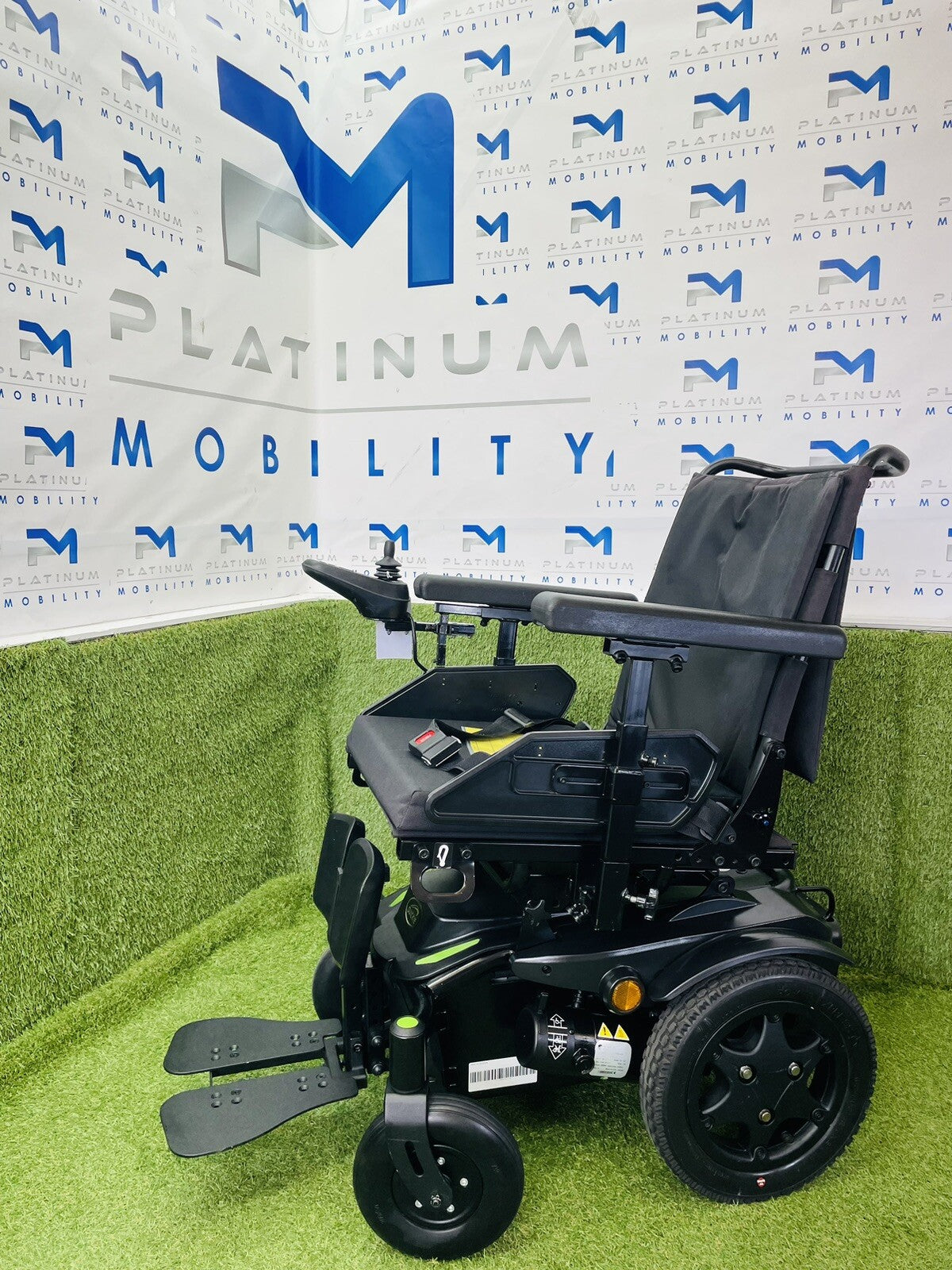 Powerchair Quickie Q100R Compact Indoor Outdoor Sunrise Medical Comfy Mid Wheel