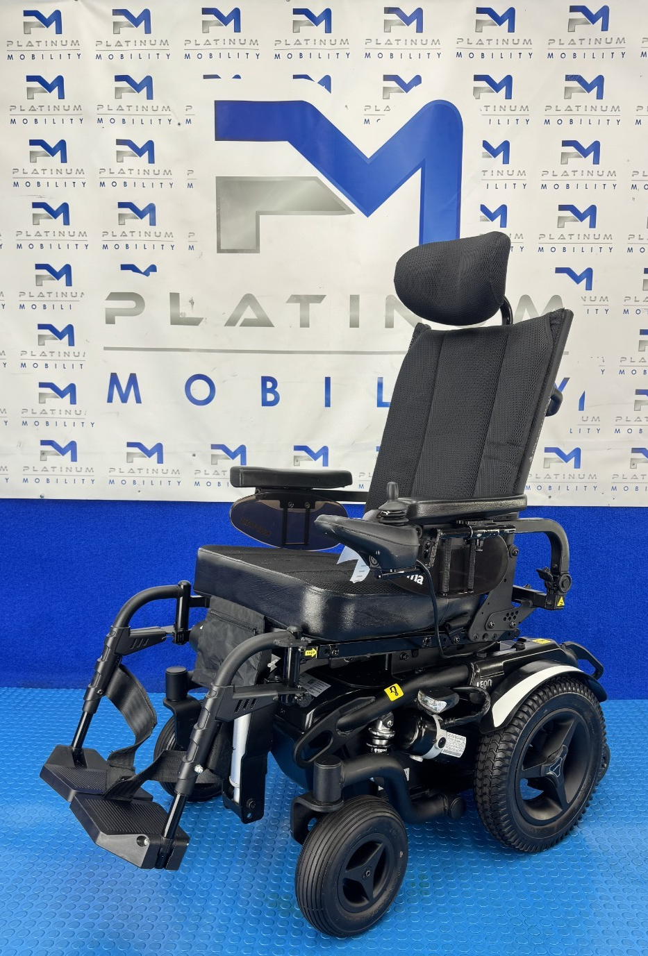 KARMA LEON 6MPH ELECTRIC POWERCHAIR | AIR TYRES | NEW BATTERIES 2756