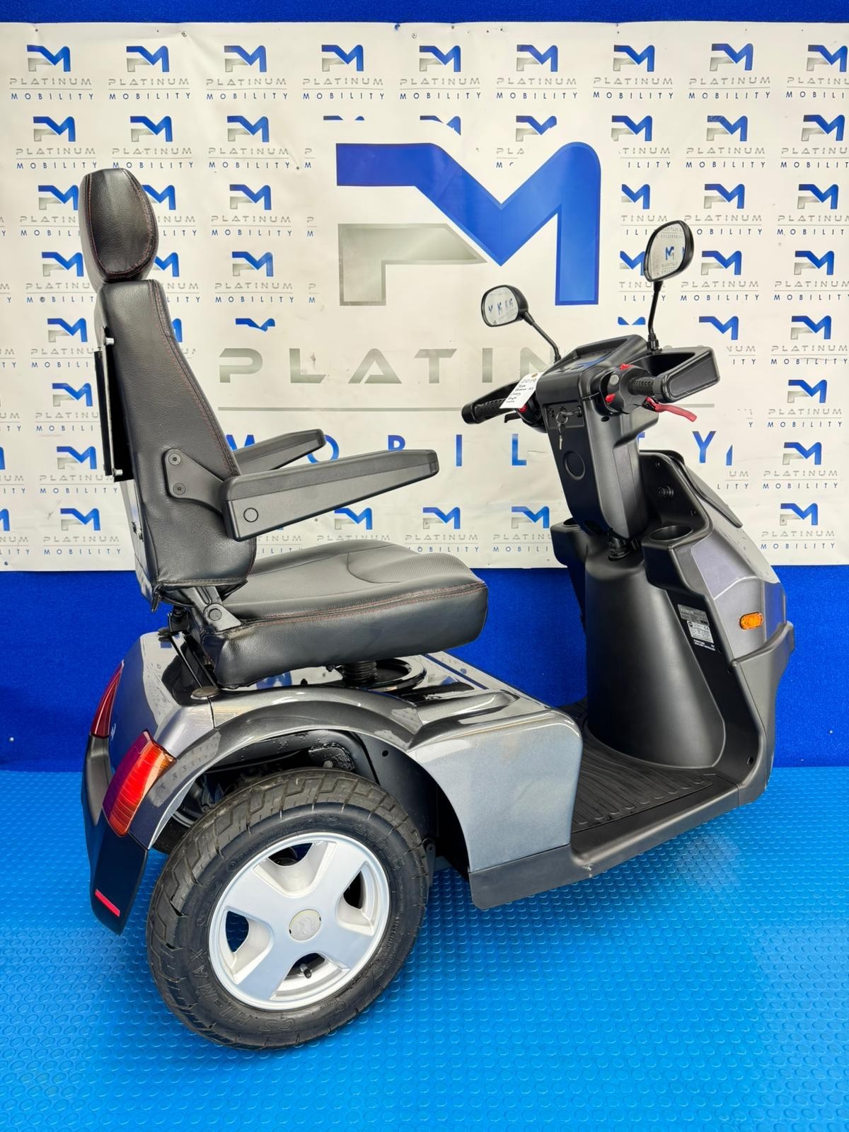 2022 TGA Breeze S3 8MPH LARGE Mobility Scooter All Terrain *2019