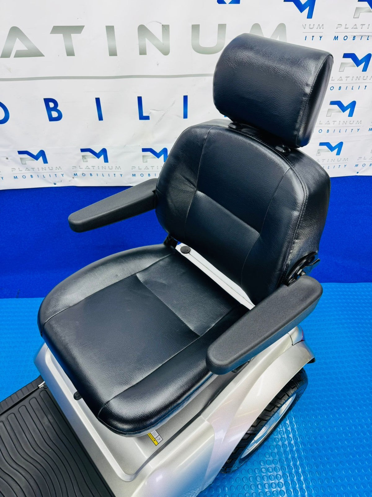 TGA Breeze S3 8MPH LARGE Mobility Scooter All Terrain 1849