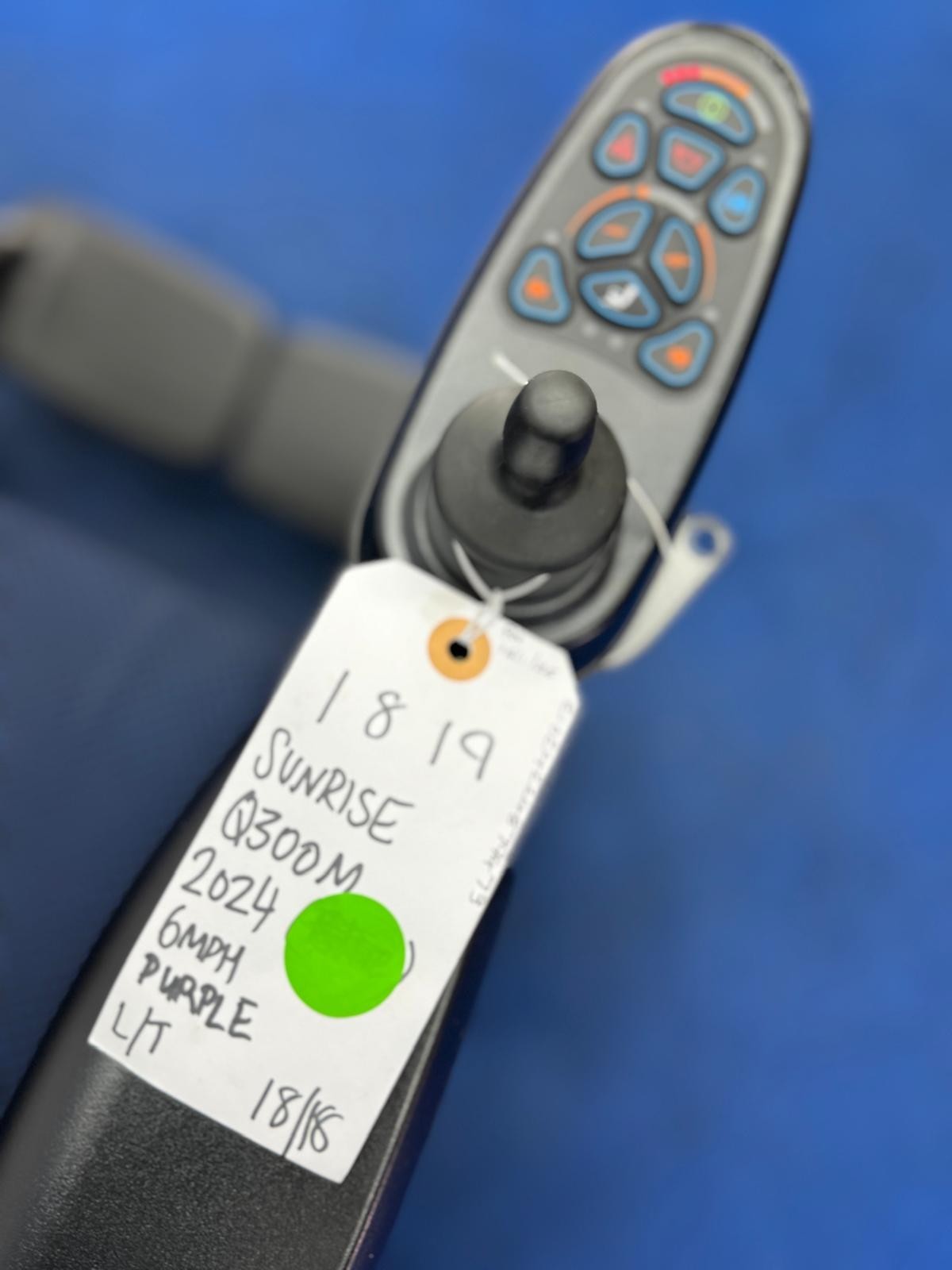 CUSTOM 2024 Sunrise Q500 M Powerchair – 6mph Riser Electric Wheelchair (1819)