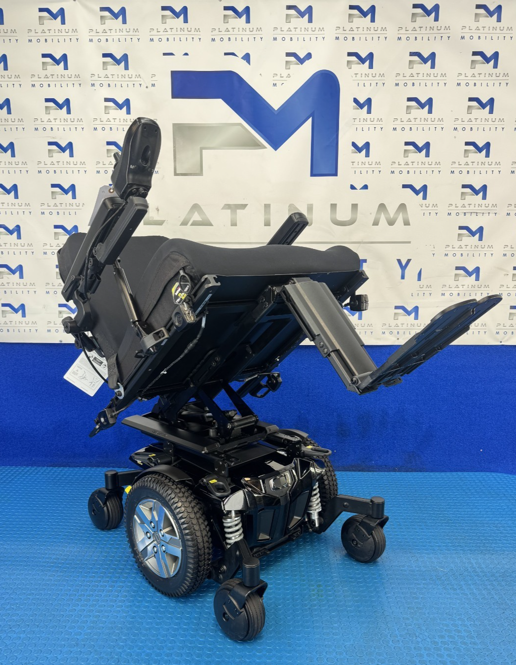 Quantum Q6 2.0 Edge HD Electric Powerchair 4mph Heavy Duty 32st Mid Wheel 2776