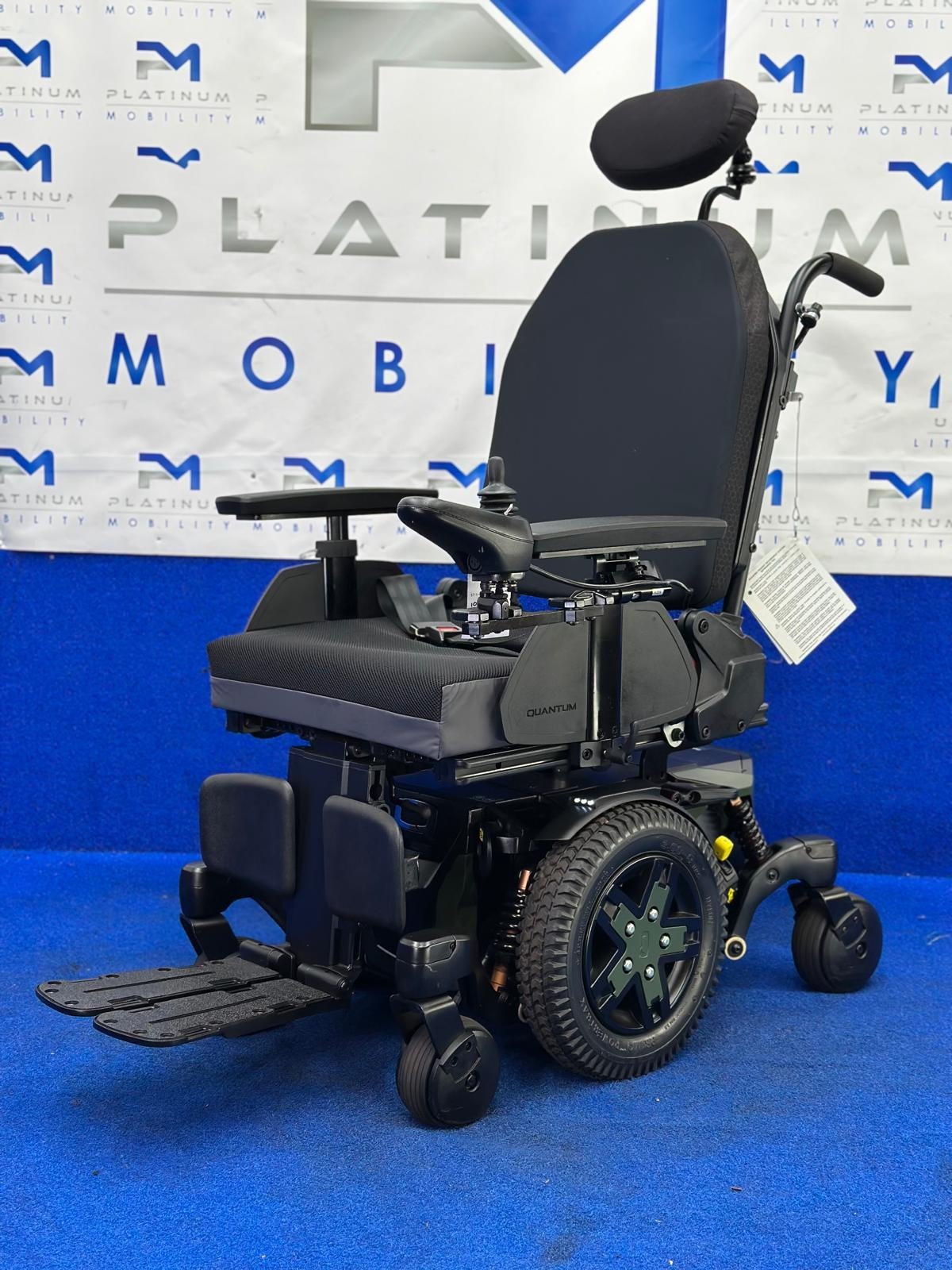 Quantum Edge 3 Stretto Powerchair – 4mph, Compact Electric Wheelchair (1236)