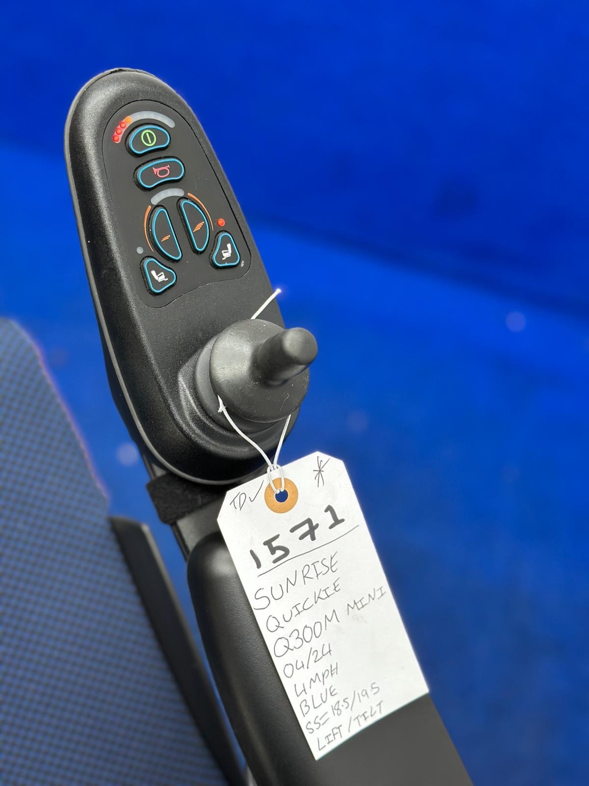 Quickie Q300 Mini Powerchair – 4mph Riser Electric Wheelchair by Sunrise (1571)