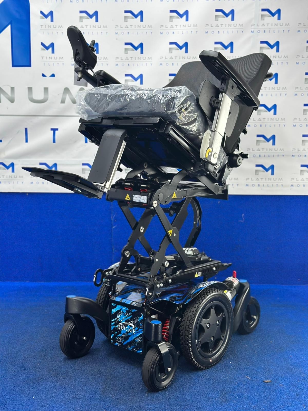 Quickie Q300 M Mini Powerchair 4 mph Riser Electric Wheelchair by Sunrise (1519)