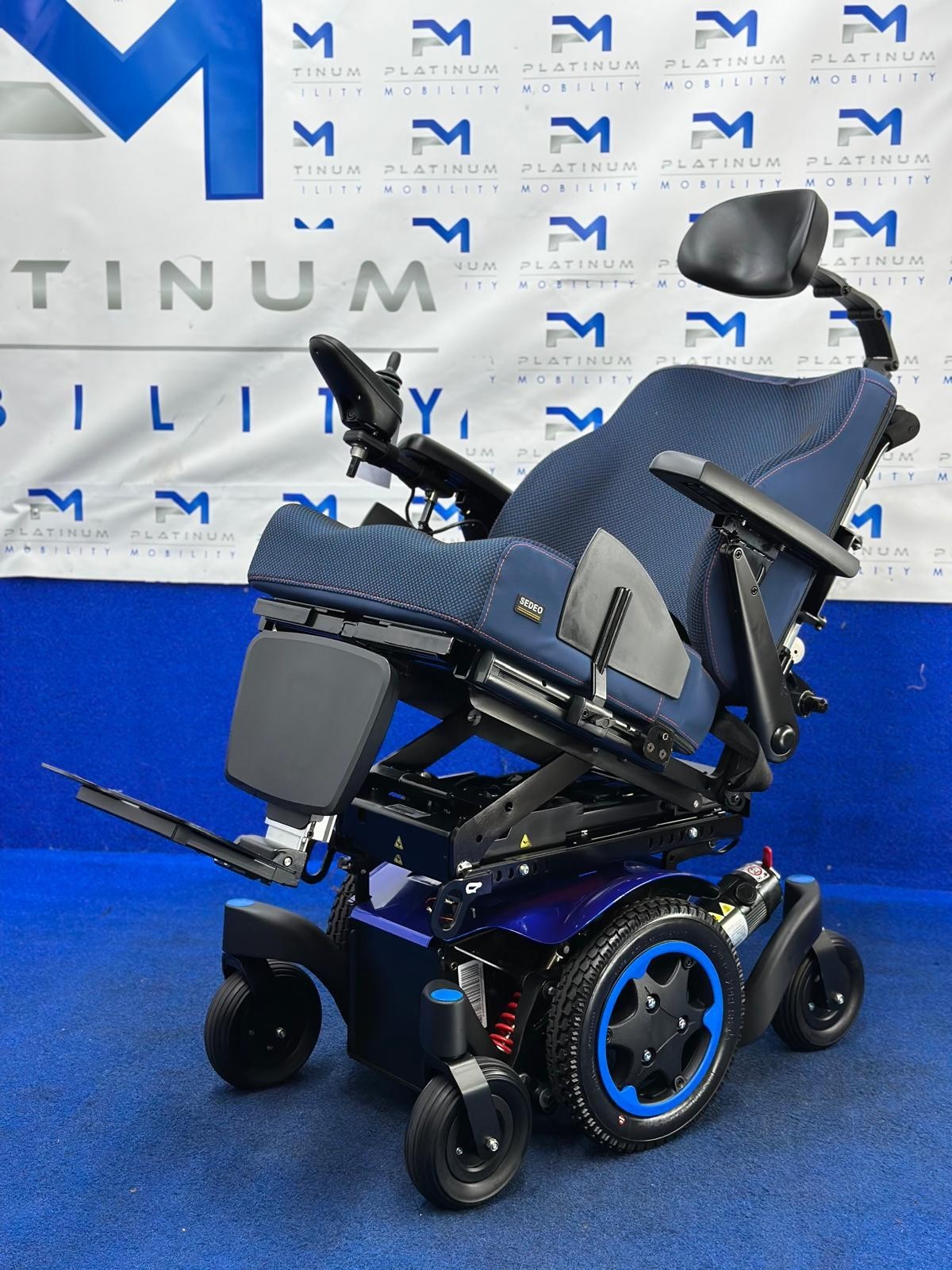 Quickie Q300 Mini Powerchair – 4mph Riser Electric Wheelchair by Sunrise (1571)