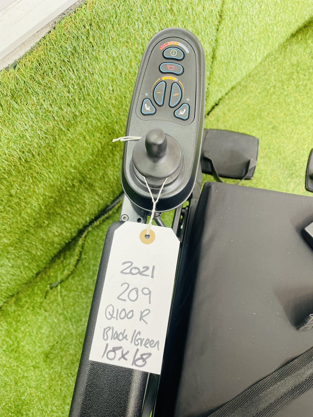 SUNRISE Quickie Q100R 4 MPH Compact Mobility Electric Wheelchair Powerchair