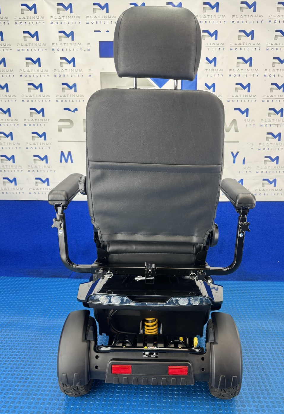 Pride Colt Executive Mobility Scooter New Batteries Pneumatic Tyres 8 Mph 2518