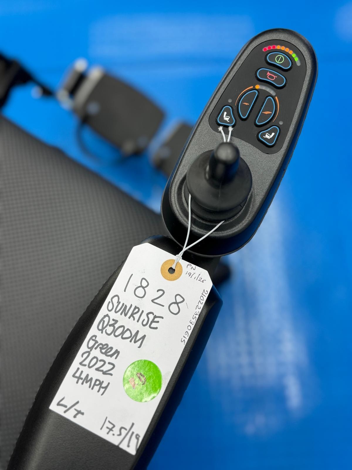 Sunrise Quickie Q300 Mini Powerchair 4mph Riser Electric Wheelchair Carer 1828
