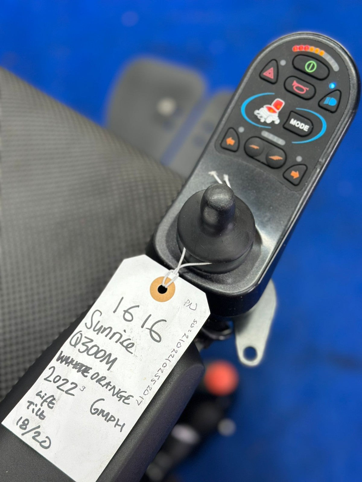 Quickie Q300 Mini Powerchair – 6mph Riser Electric Wheelchair by Sunrise (1616)