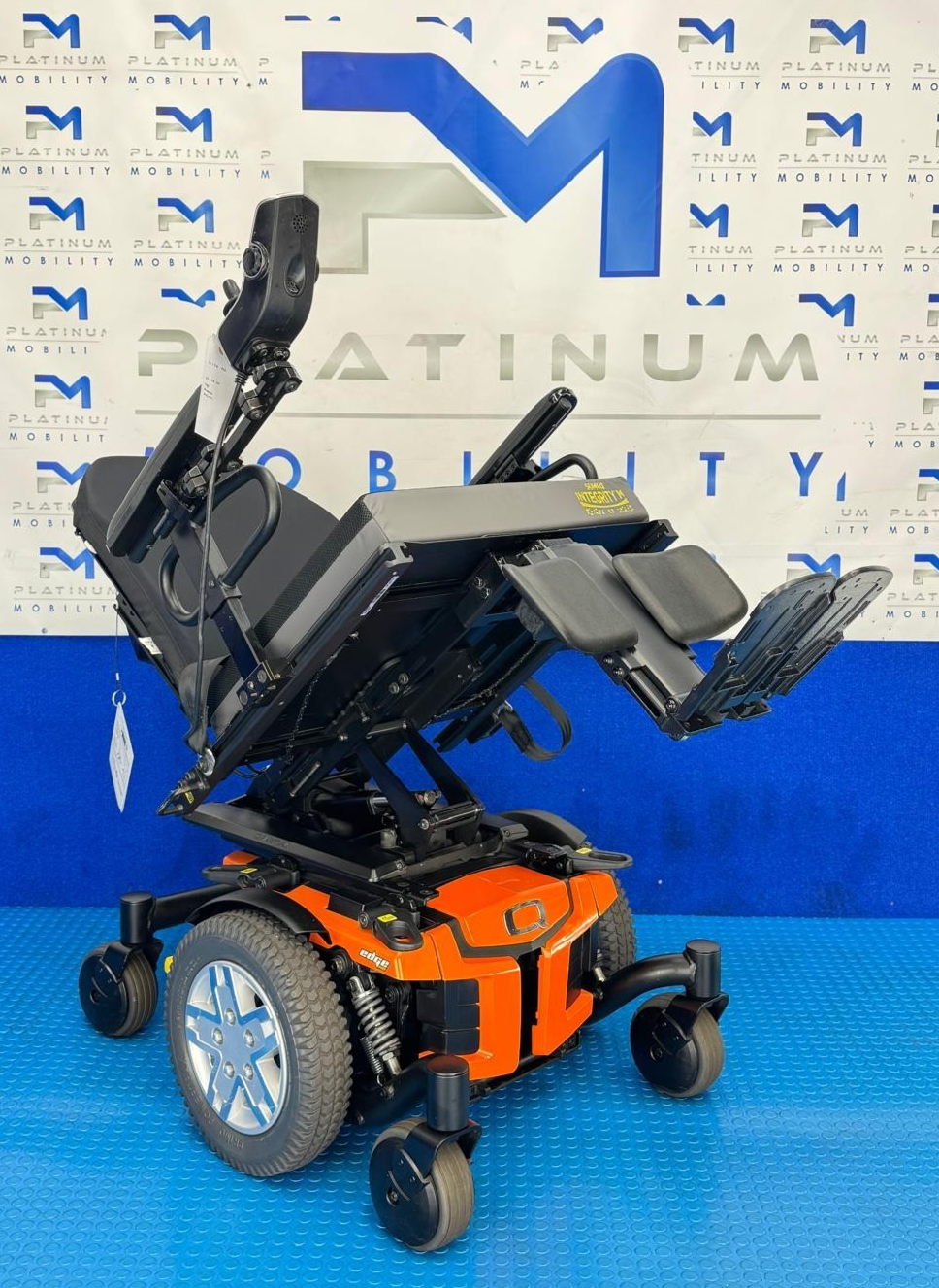 Quantum Q6 2.0 Edge HD Electric Powerchair 4mph Heavy Duty 32st Mid Wheel 1814