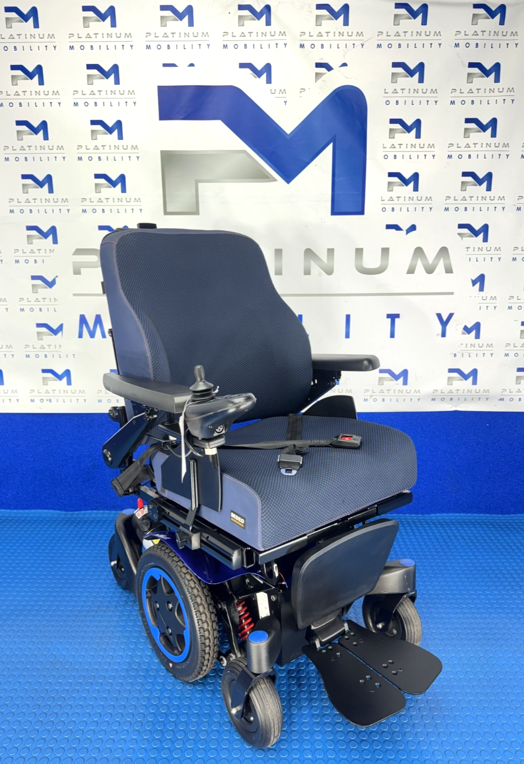 Sunrise Quickie Q300M Powerchair 4 mph Riser, Tilt Electric Wheelchair 1411
