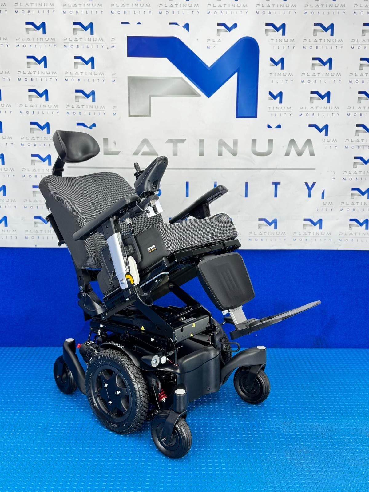 2025 Sunrise Quickie Q500 M Powerchair – 6mph Riser Electric Wheelchair (2236)