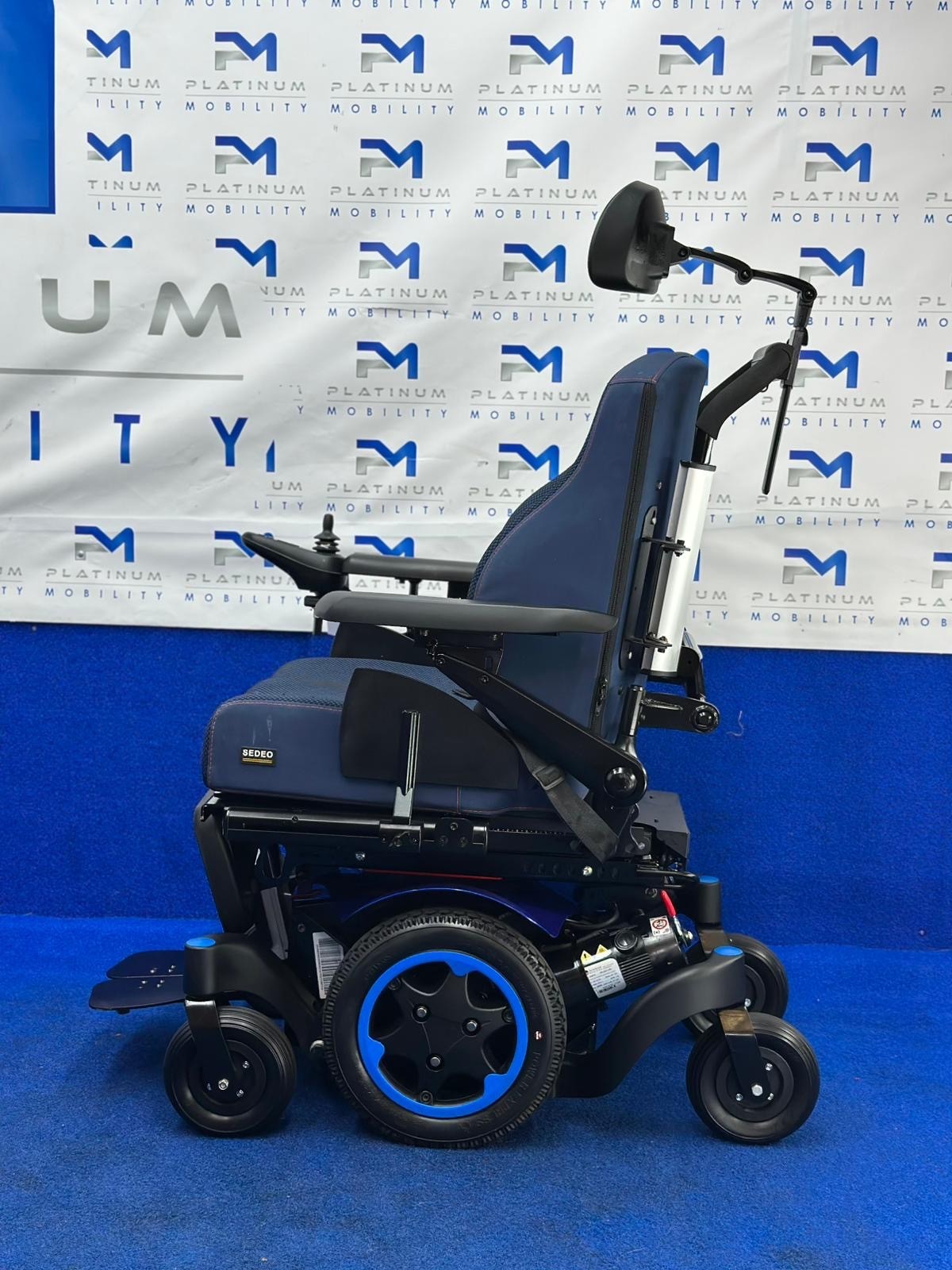 Quickie Q300 M Mini Powerchair 4 mph Riser Electric Wheelchair by Sunrise (1411)