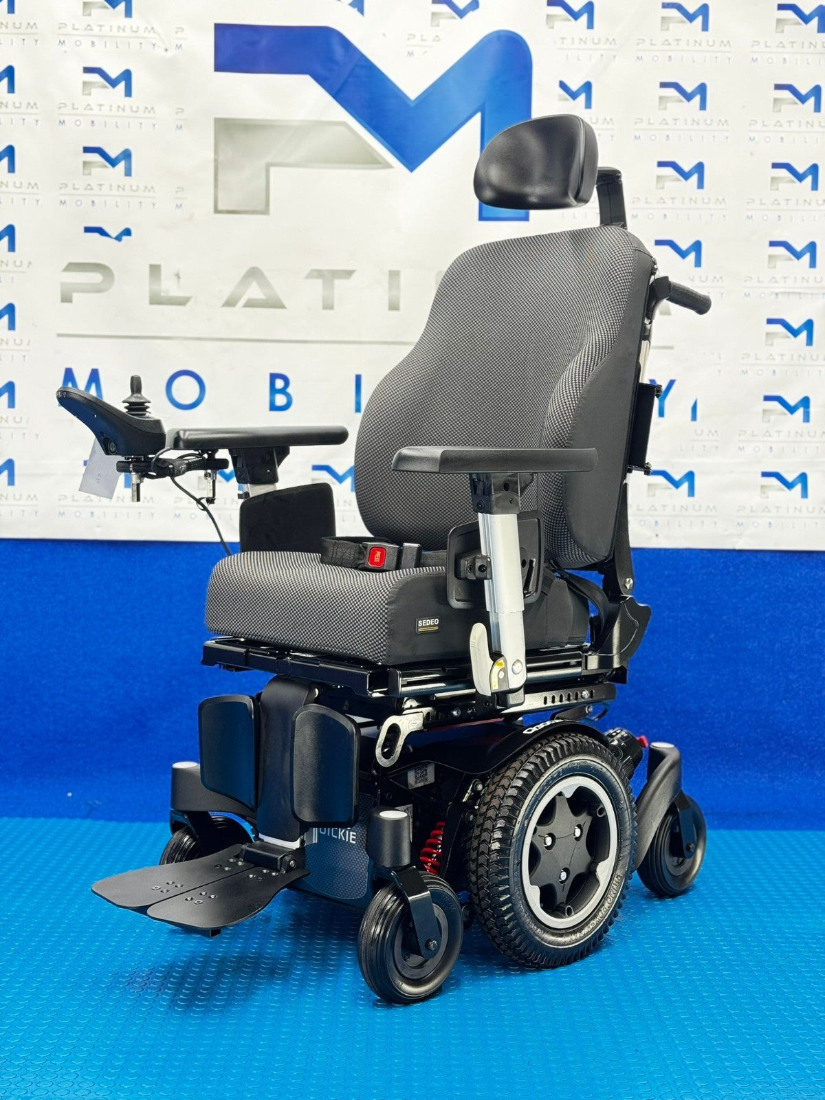 2025 Sunrise Quickie Q300M Mini Powerchair 4mph Riser Electric Wheelchair (1936)