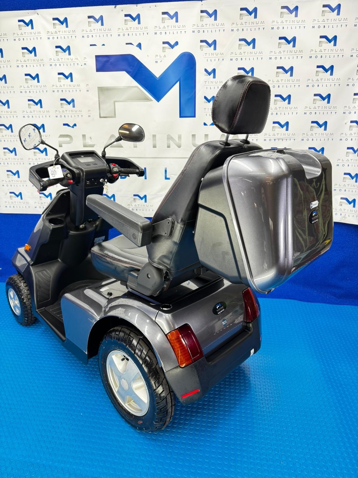 2022 TGA Breeze S4 8MPH All Terrain Mobility Scooter Great Condition 1925