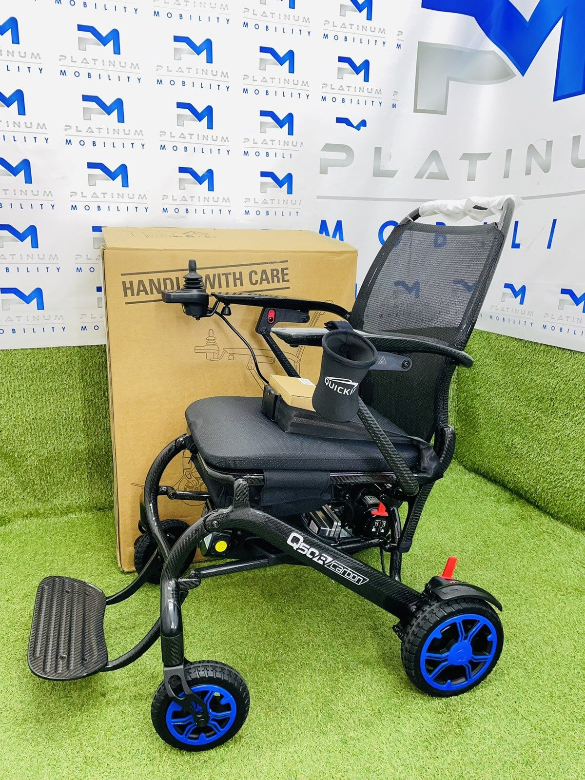 QUICKIE Q50 R LIGHTWEIGHT CARBON FIBRE ELECTRIC POWERCHAIR SCOOTER FOLDING 4MPH