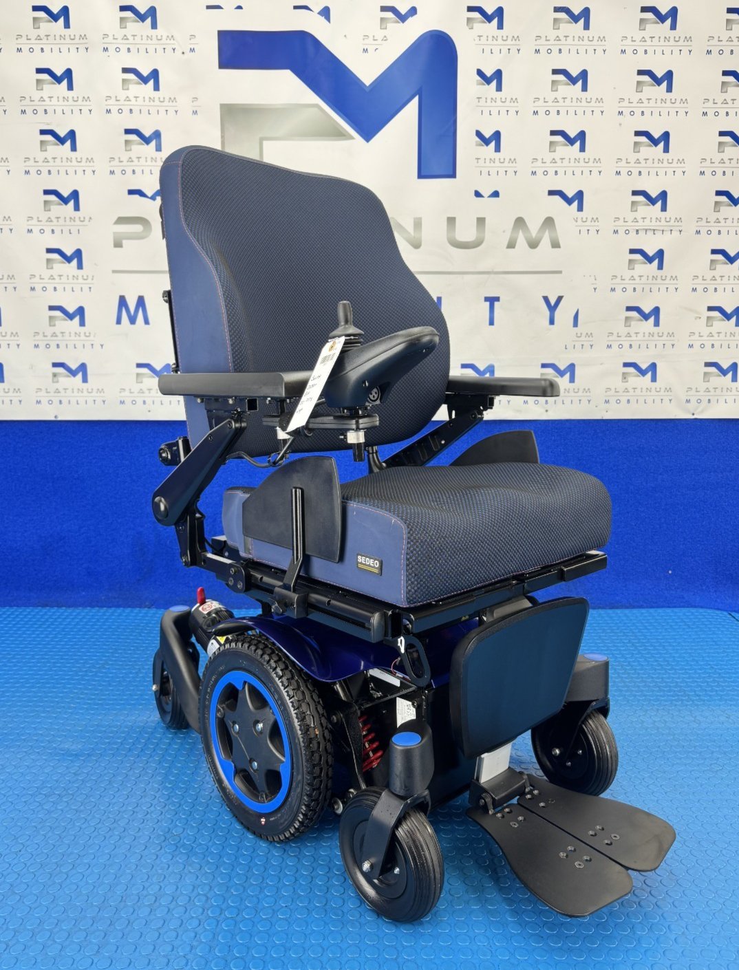2025 SUNRISE QUICKIE Q300 MINI RISER TILT COMPACT POWERCHAIR REF 2301