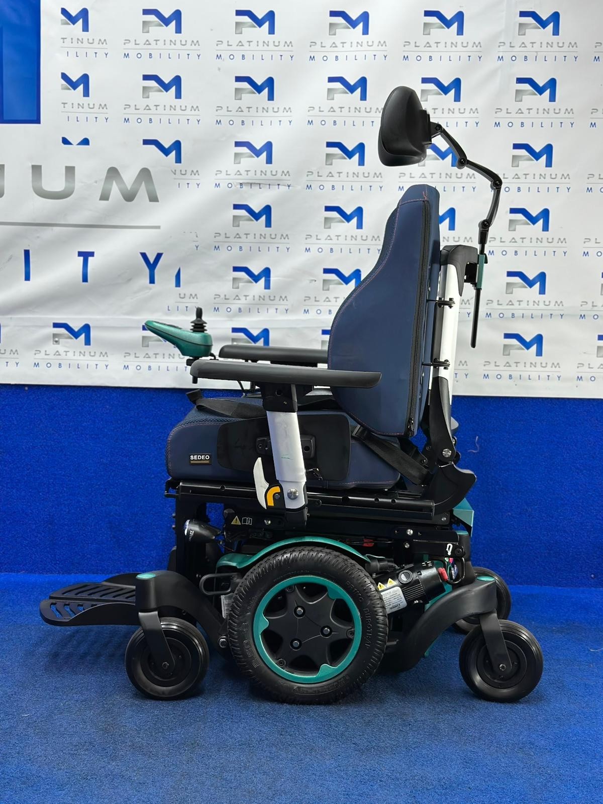 CUSTOM Sunrise Quickie Q500 M Powerchair – 6mph Riser Electric Wheelchair (1555)
