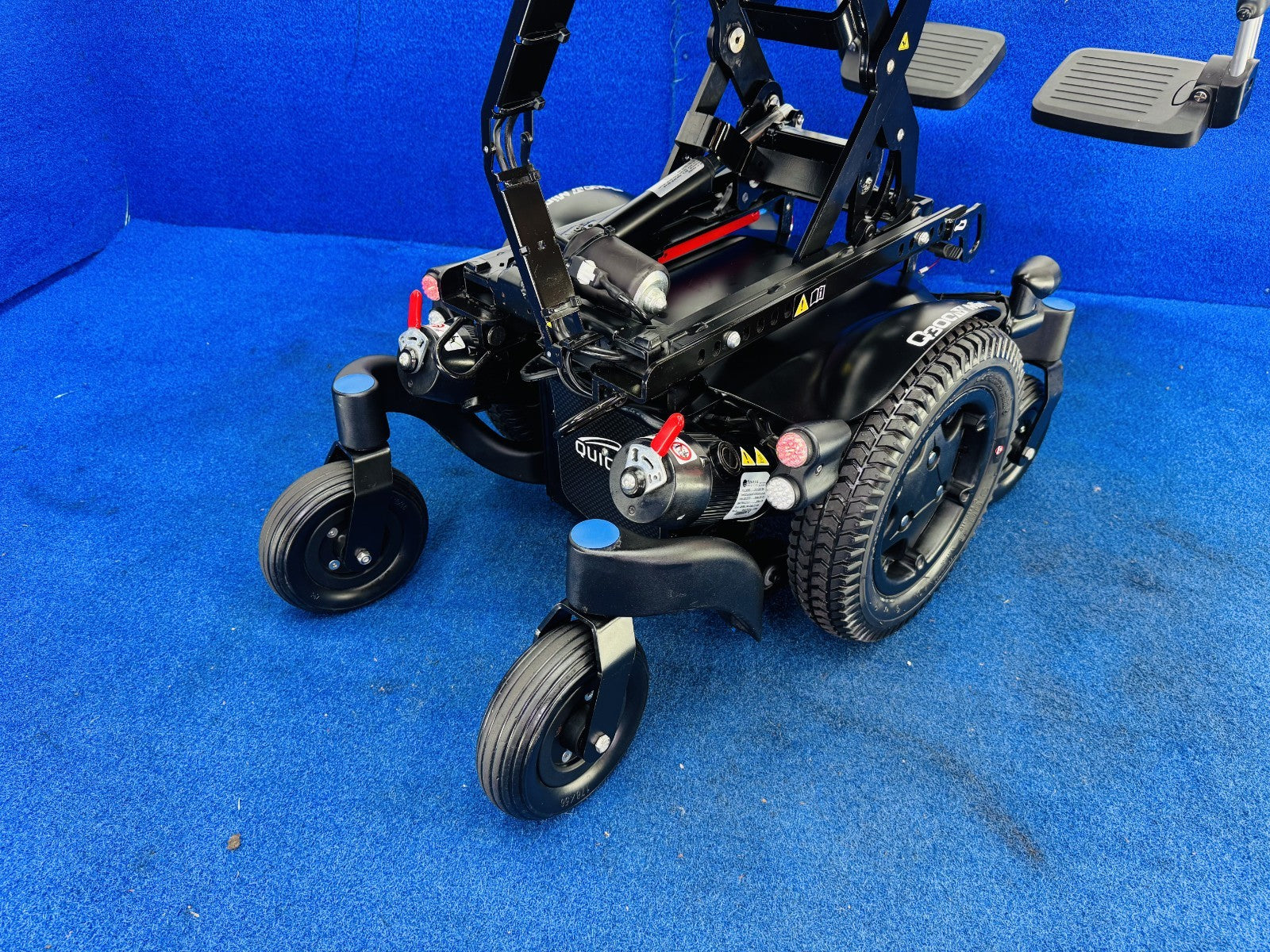 Quickie Q300 Mini Powerchair – 6mph Riser Electric Wheelchair by Sunrise (1451)
