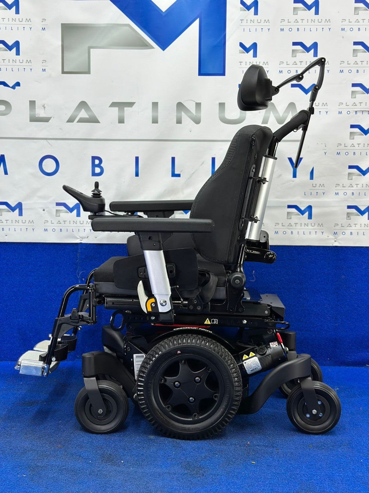 Quickie Q300M Mini Powerchair 4 mph Riser Electric Wheelchair by Sunrise (1706)