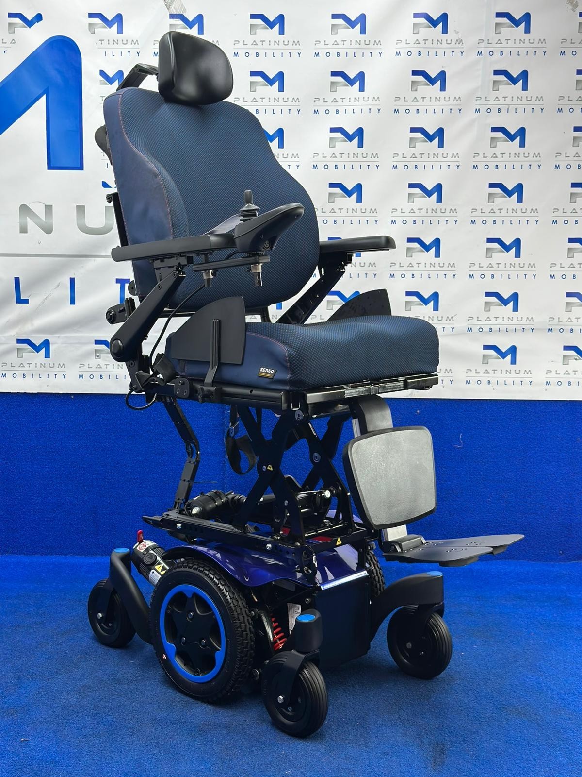 Quickie Q300 M Mini Powerchair 4 mph Riser Electric Wheelchair by Sunrise (1092)