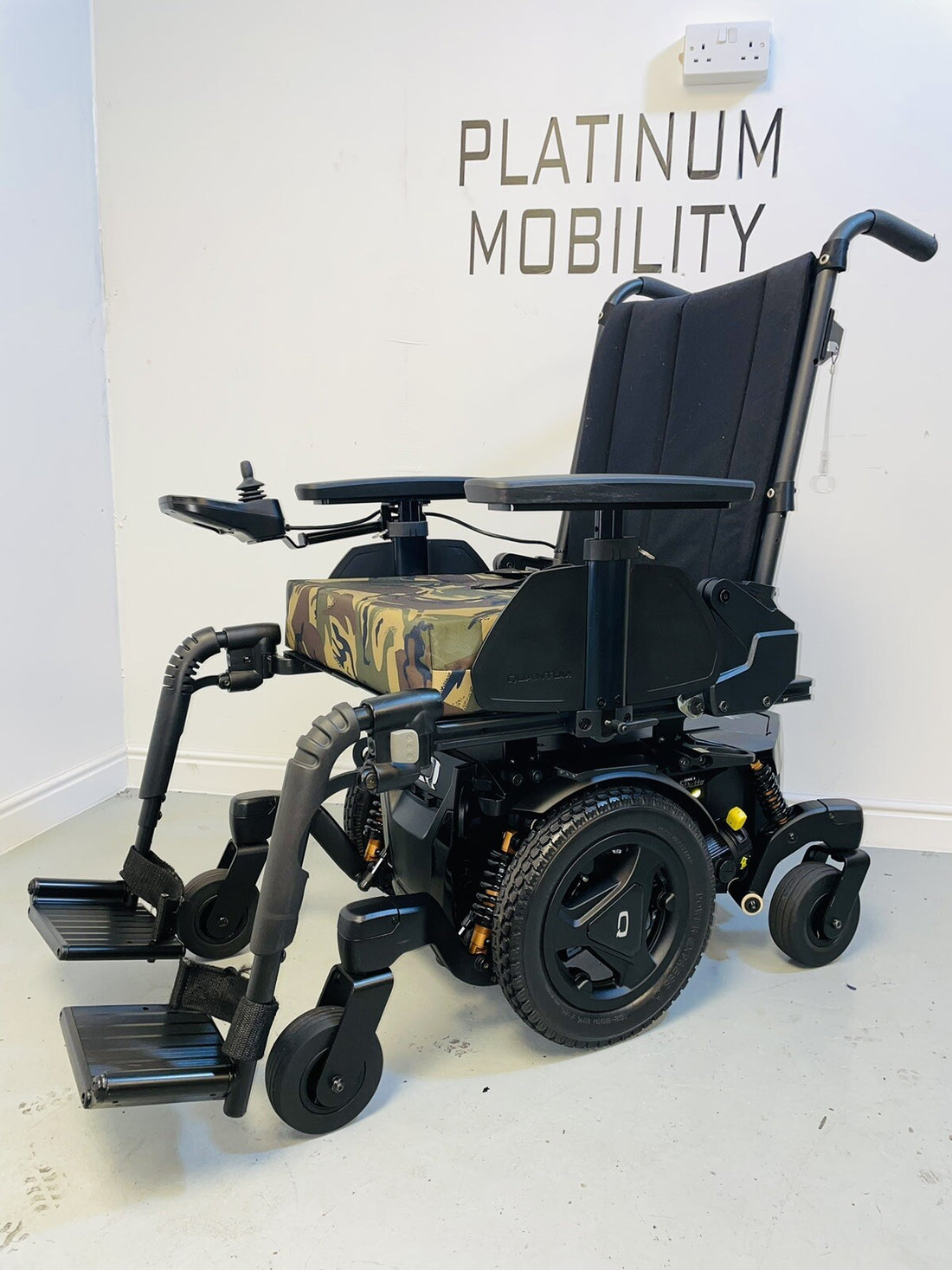 PRIDE QUANTUM Q6 EDGE 3 STRETTO MWD 4MPH ELECTRIC MOBILITY POWERCHAIR WHEELCHAIR