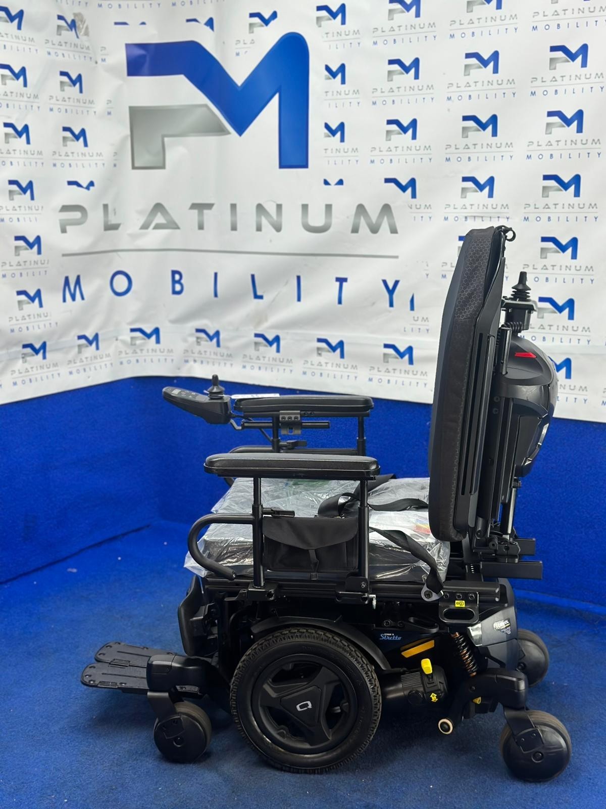 Quantum Edge 3 Stretto Powerchair – 4mph, Compact Electric Wheelchair (1234)