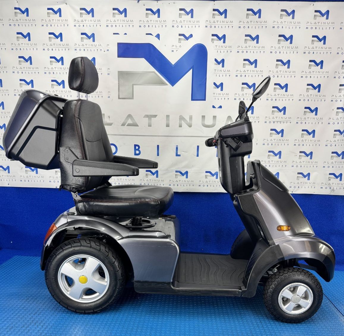 TGA Breeze S4 8MPH All Terrain Mobility Scooter Road Stunning Condition 2325