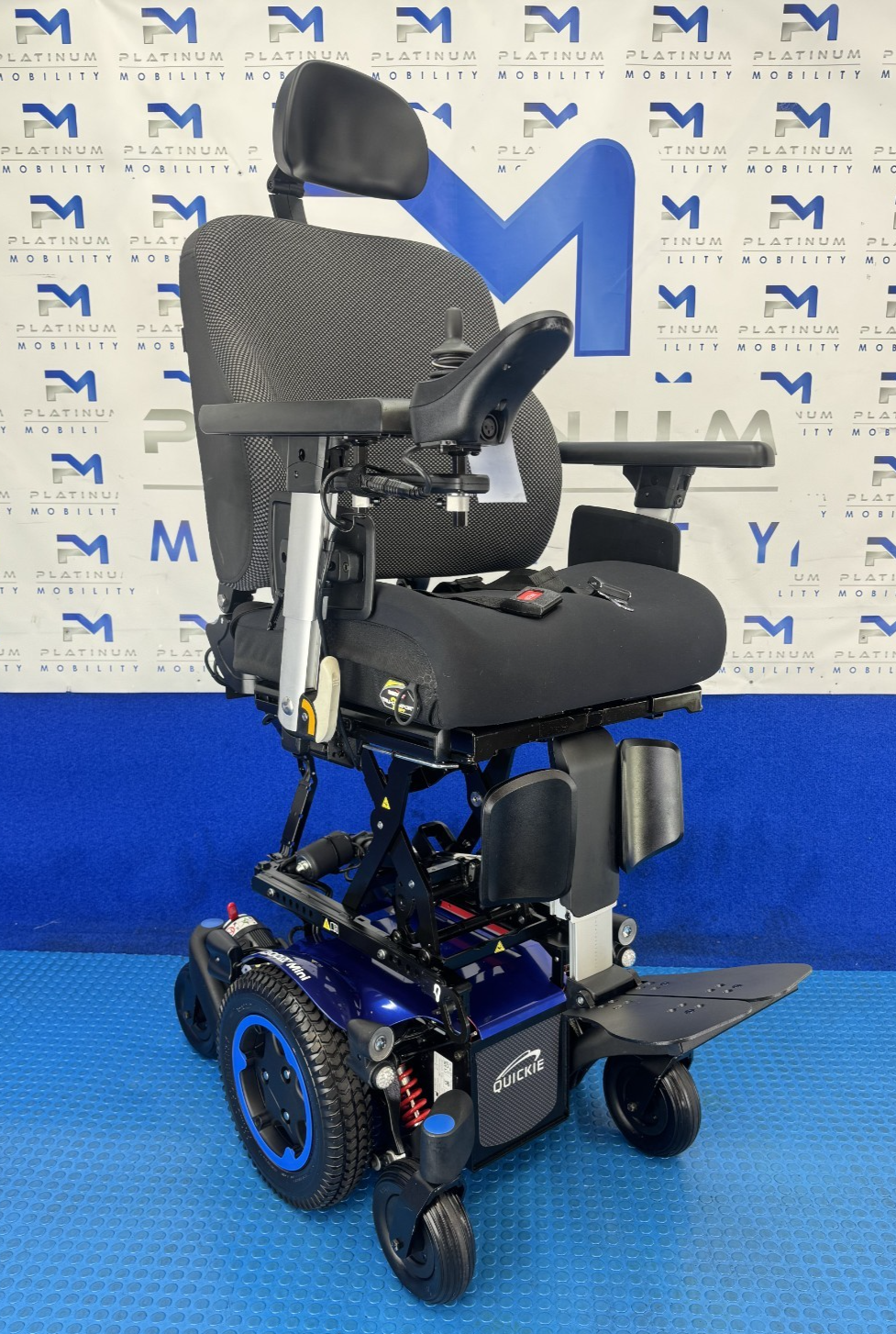 SUNRISE QUICKIE Q300M 6MPH ELECTRIC RECLINE RISER TILT POWERCHAIR 2447