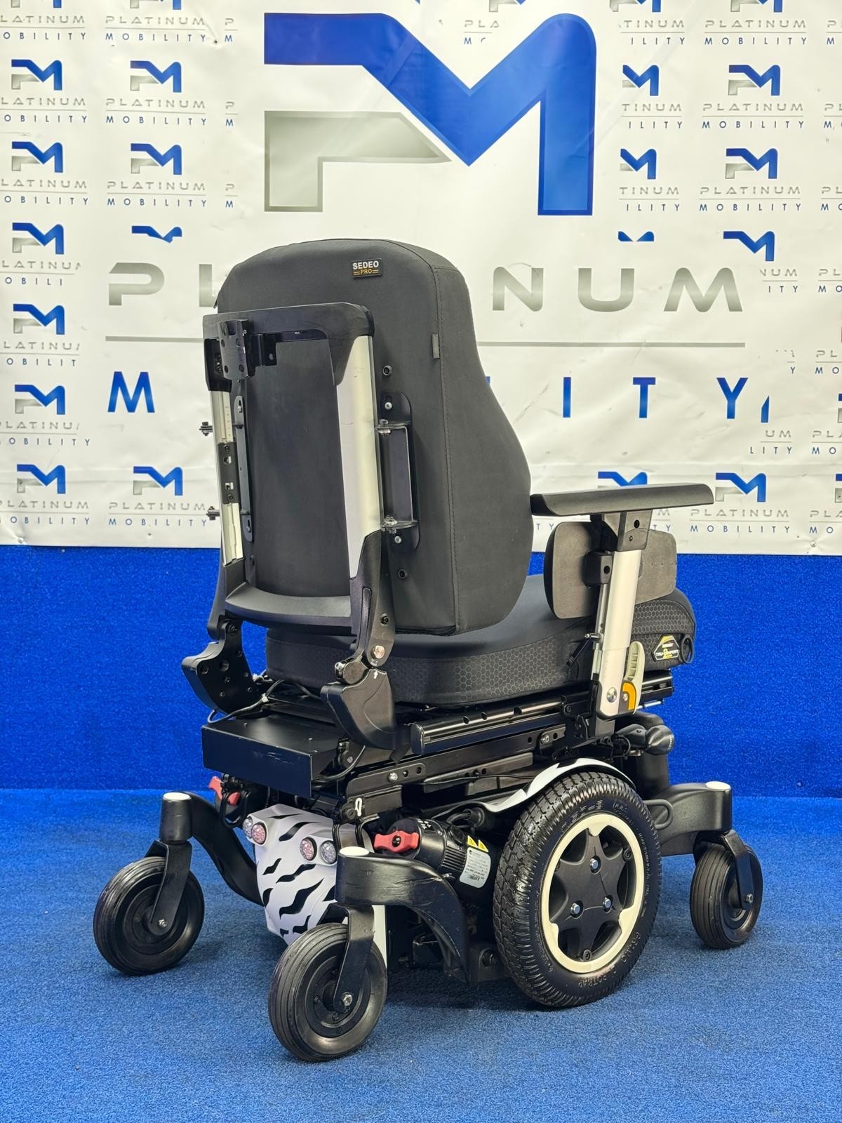 CUSTOM Sunrise Quickie Q500 M Powerchair – 6mph Riser Electric Wheelchair (1818)
