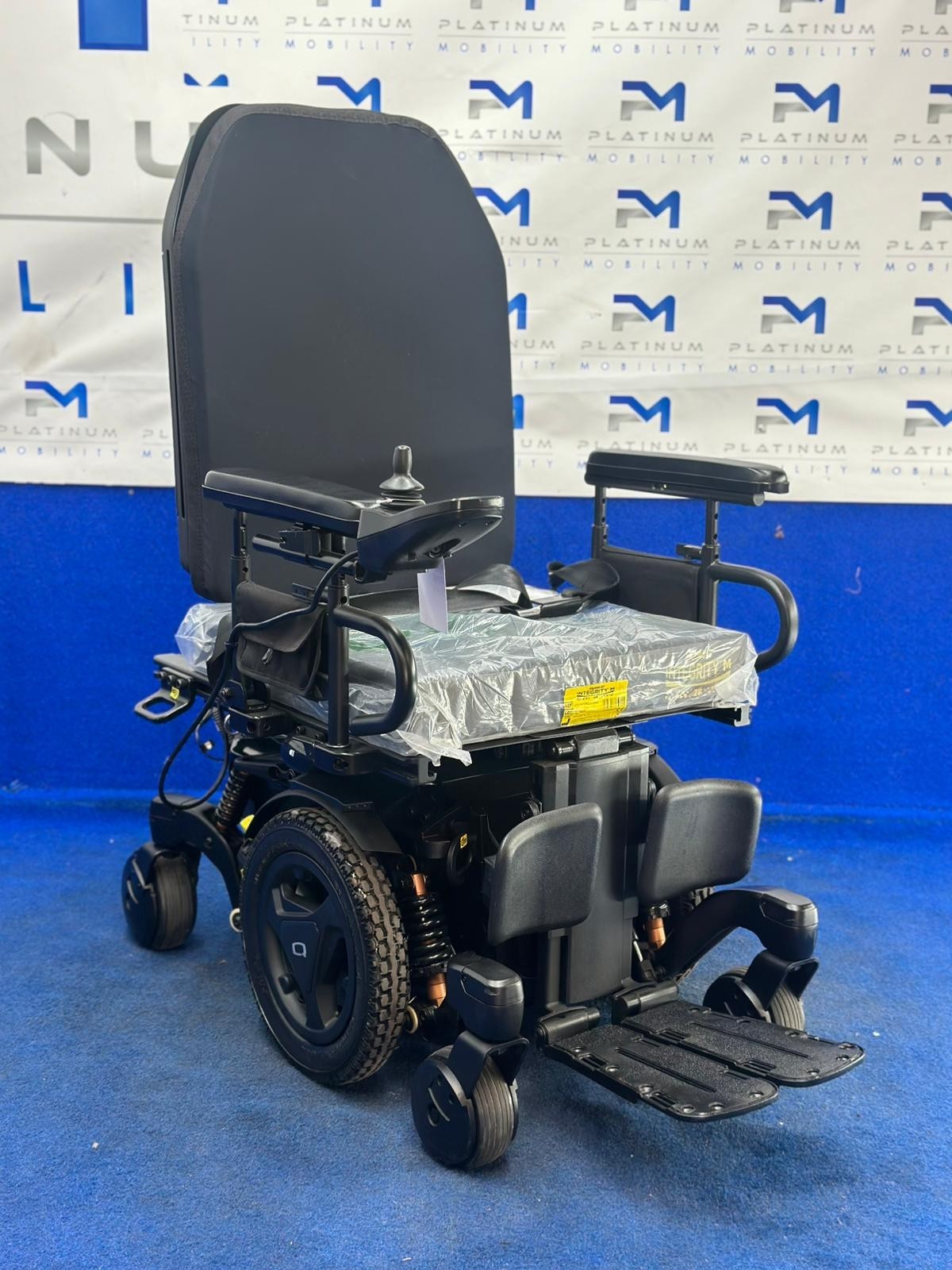 Quantum Edge 3 Stretto Powerchair – 4mph, Compact Electric Wheelchair (1234)