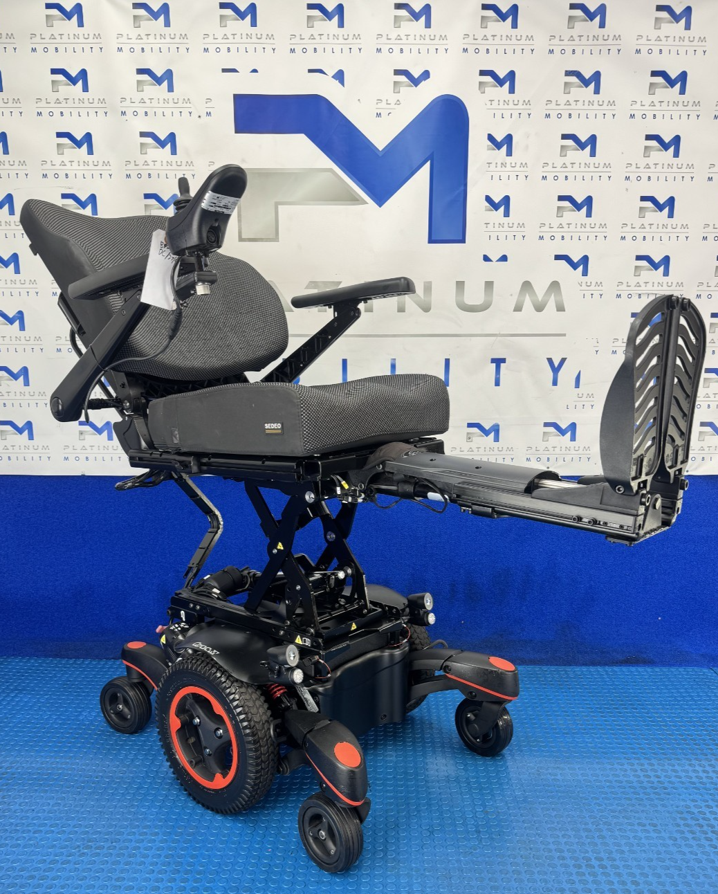 Sunrise Quickie Q700 M 6mph Electric Rise Tilt Legs Recline Wheelchair 2491