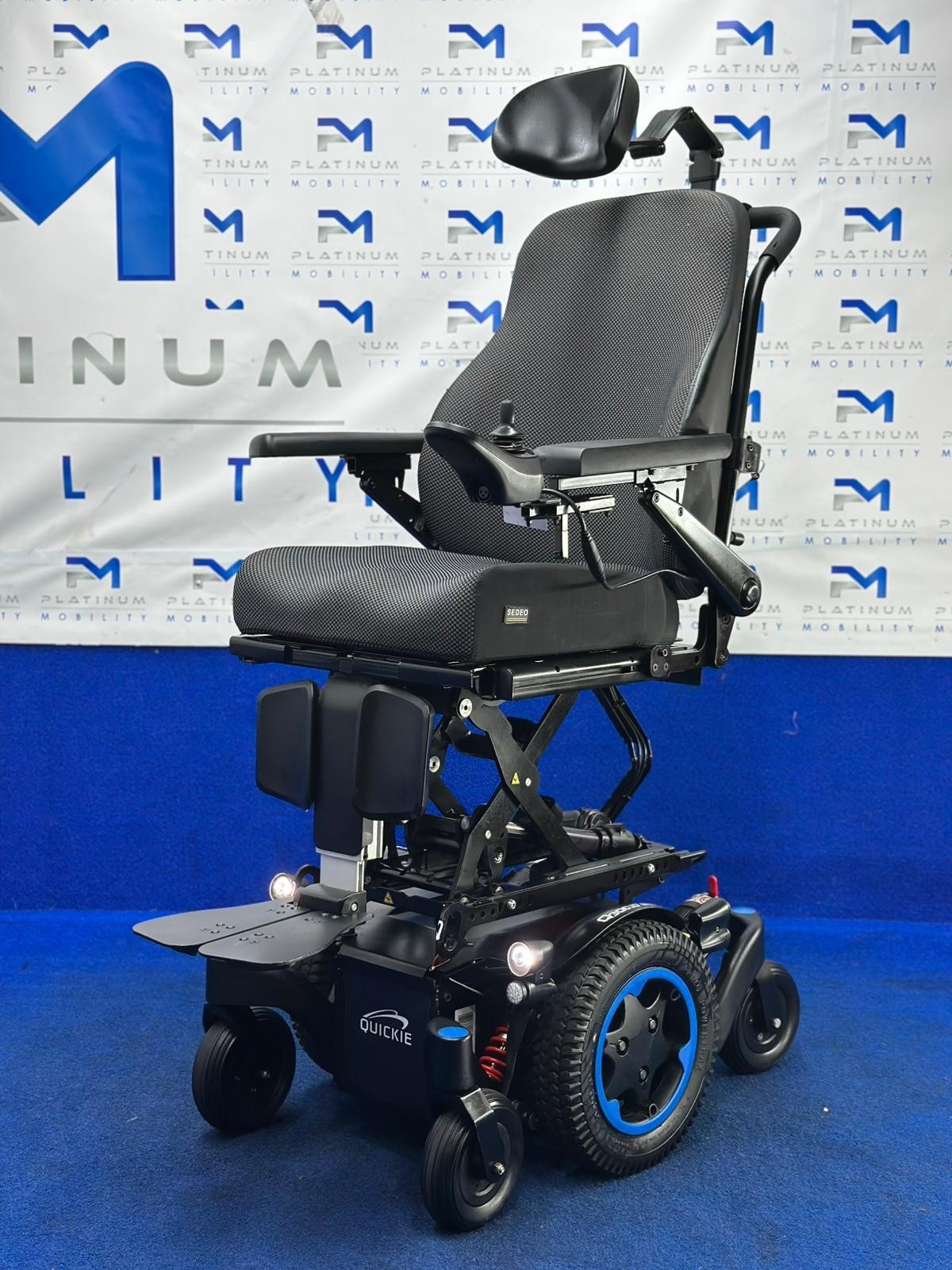QUICKIE Q300 M MINI 6 MPH ELECTRIC MOBILITY POWERCHAIR ELECTRIC WHEELCHAIR 1486
