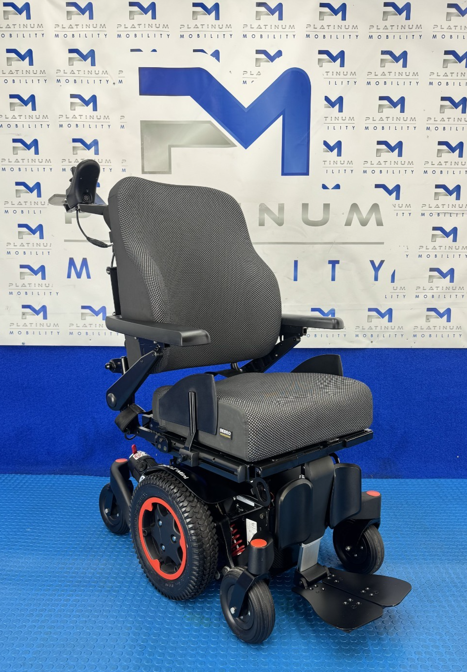 Sunrise Quickie Q300M Mini Powerchair 4 mph Riser, Tilt Electric Wheelchair 2807