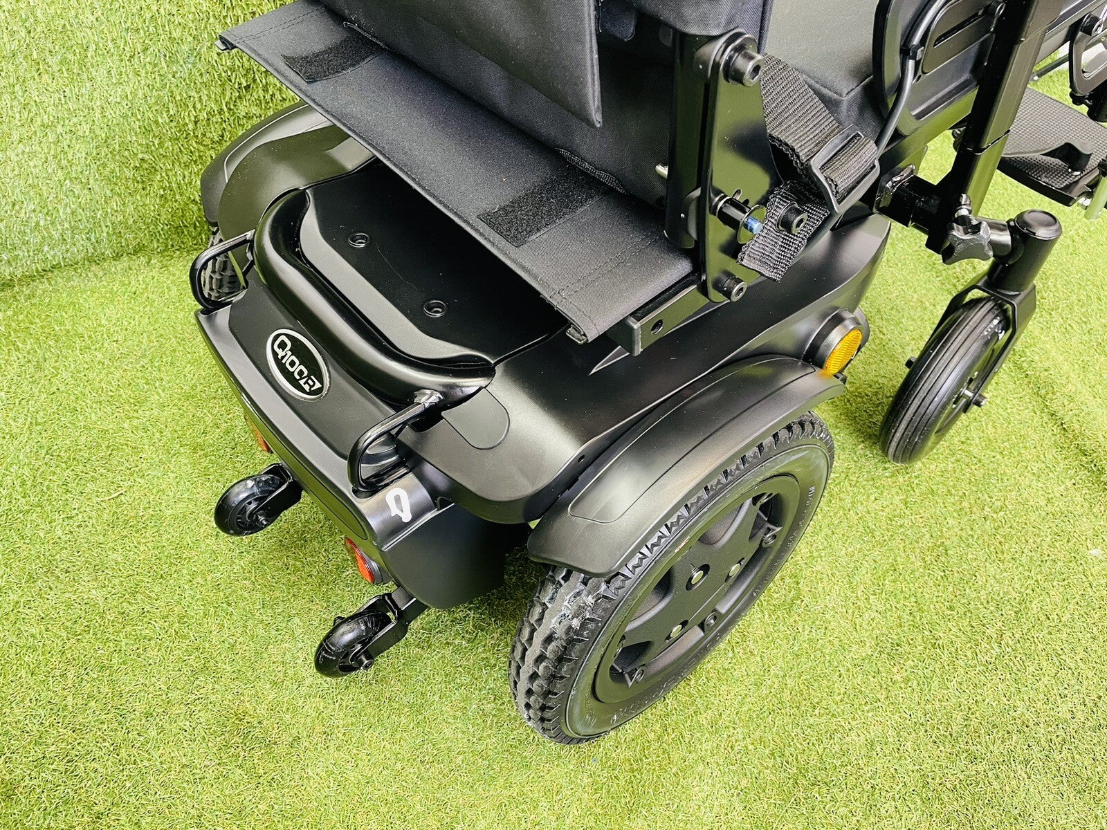 SUNRISE Quickie Q100 R 4 MPH Compact Mobility Electric Wheelchair Powerchair