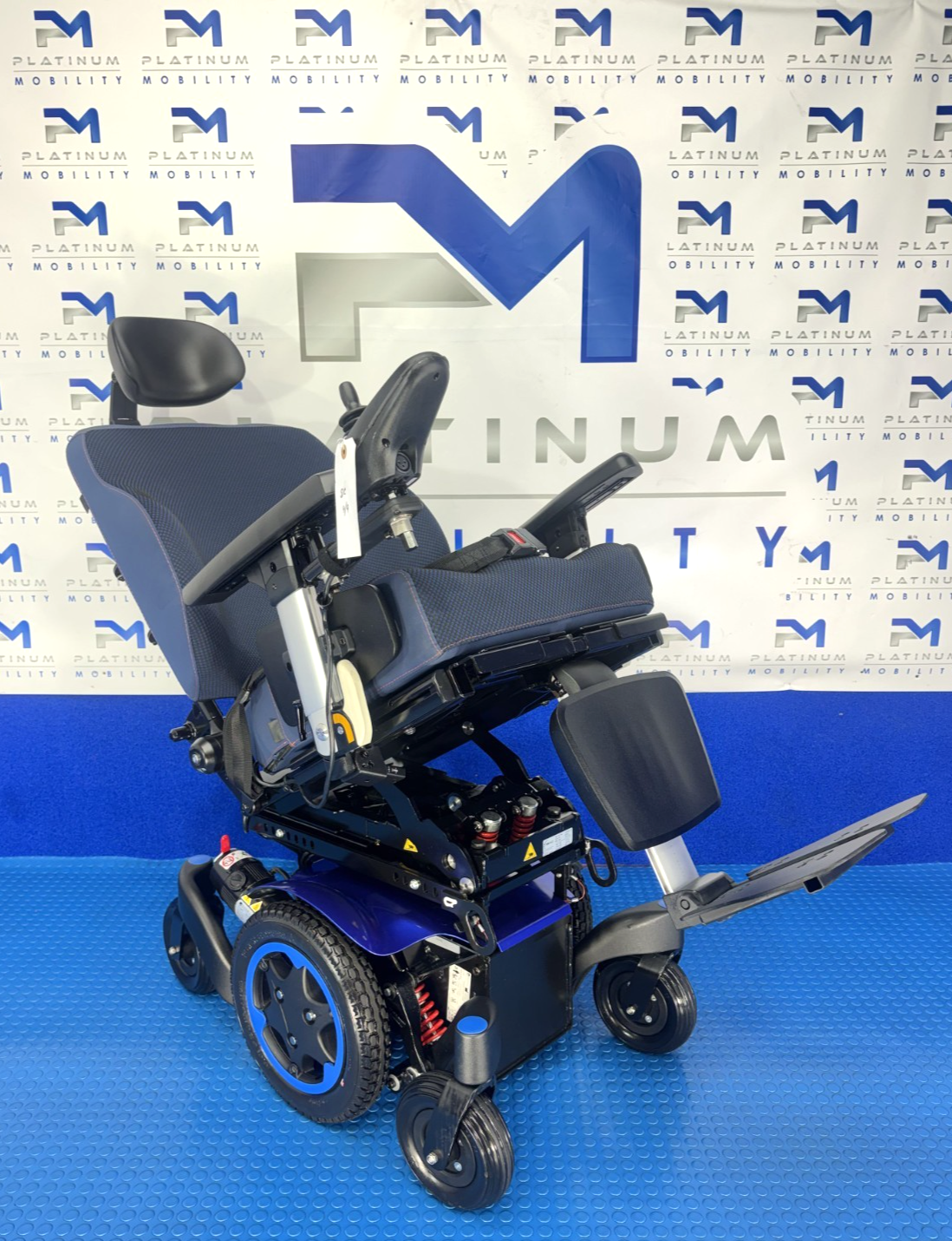 Sunrise Quickie Q300M Powerchair 4 mph Riser, Tilt Electric Wheelchair 4020