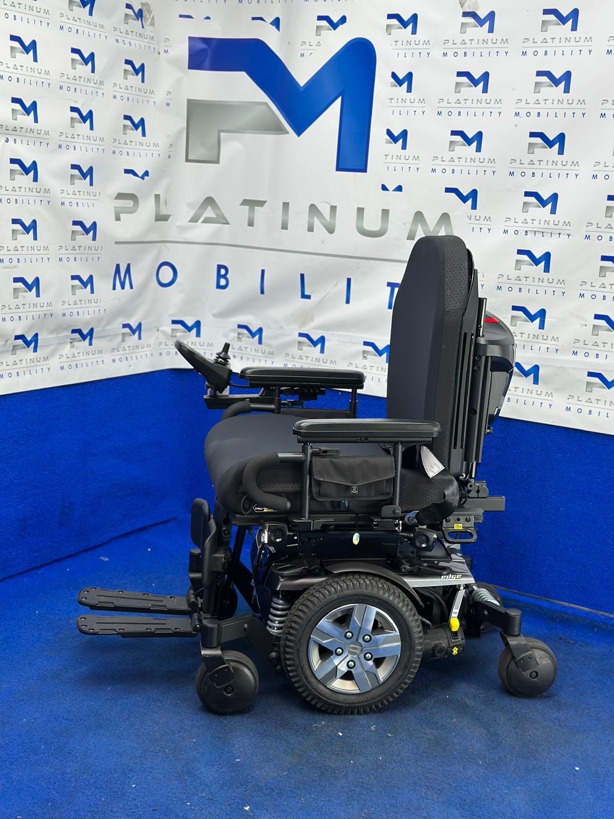 Pride Quantum Q6 Edge 2 – 6mph Electric Power Wheelchair (1220)