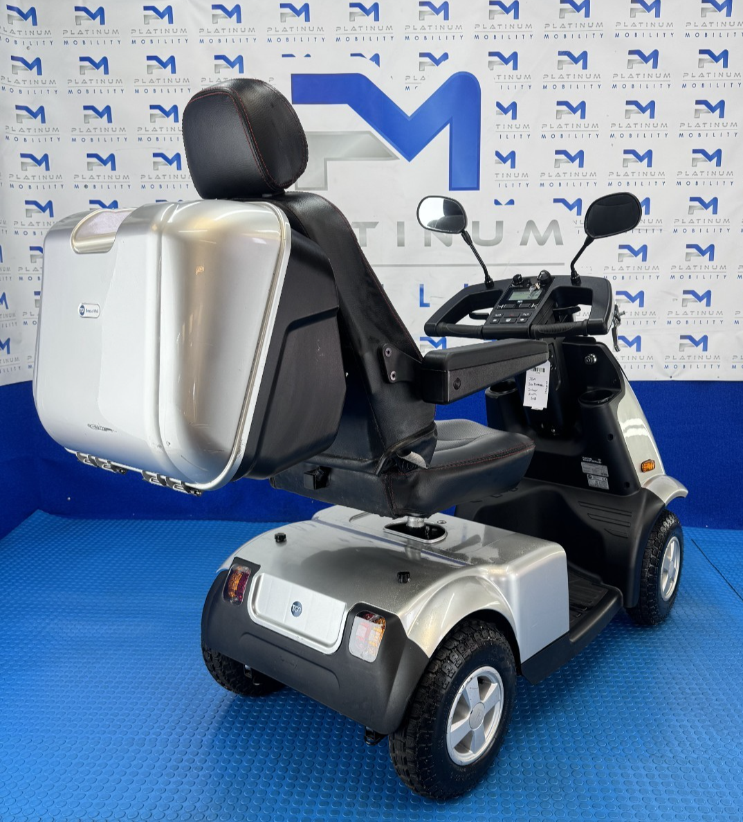 TGA Breeze C Midi 8MPH All Terrain Mobility Scooter Road Stunning Condition 2342