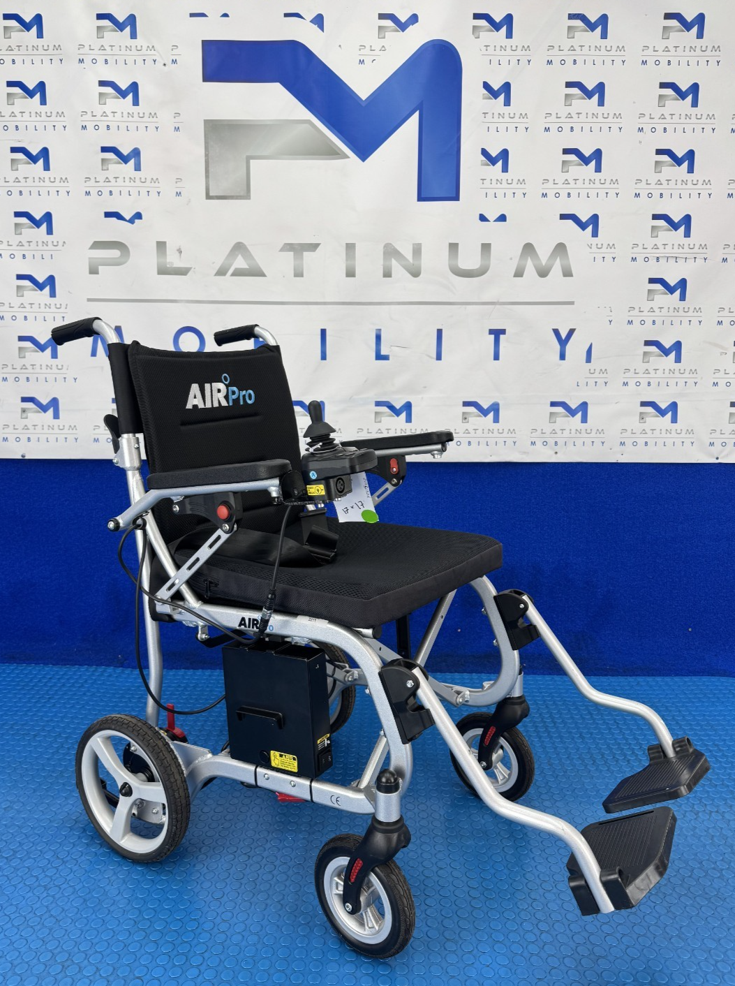 2025 MONARCH AIR PRO LIGHTWEIGHT FOLDING POWERCHAIR 12.5KG TRAVEL 2211