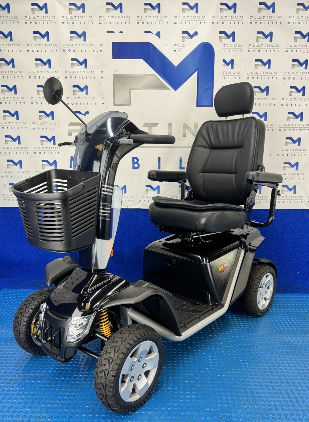 Pride Colt Executive Mobility Scooter New Batteries Pneumatic Tyres 8 Mph 2518