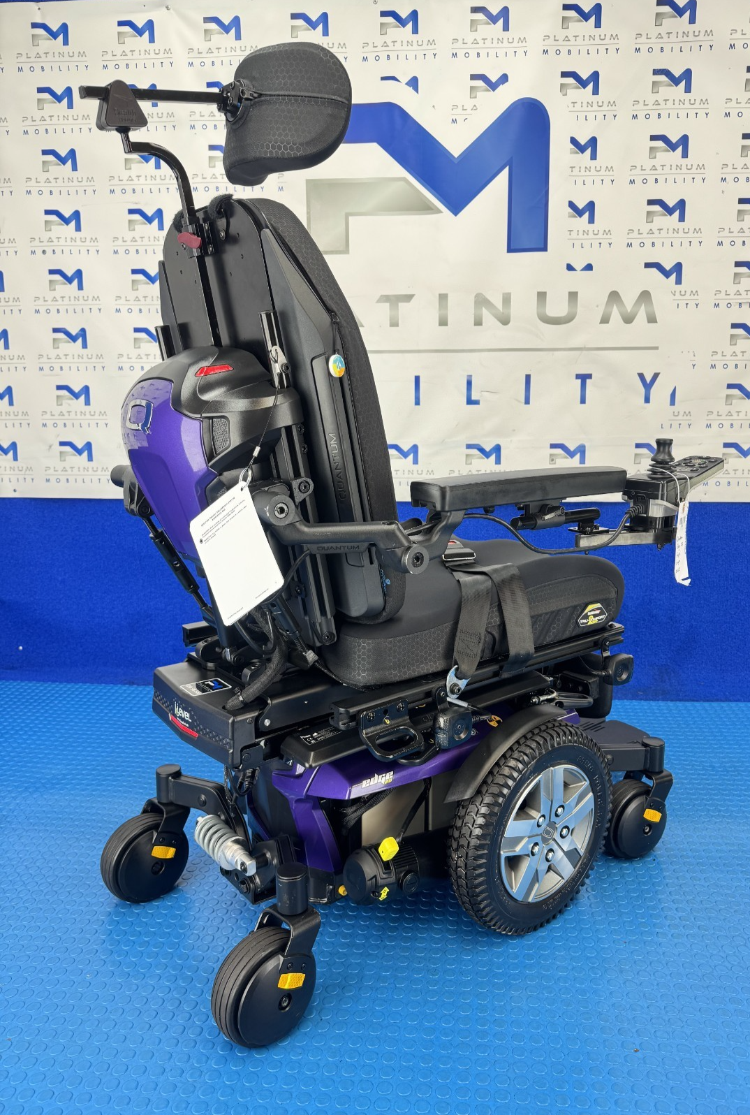 2025 PRIDE QUANTUM Q6 EDGE 2.0 i-LEVEL 6 MPH ELECTRIC MOBILITY POWERCHAIR 2305