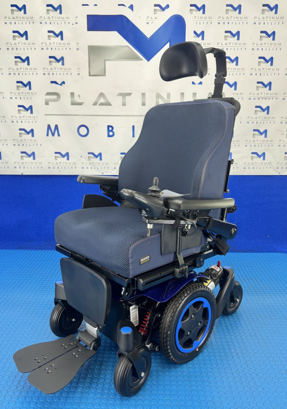 Sunrise Quickie Q300M Mini Powerchair 6 mph Riser Electric Wheelchair 2254