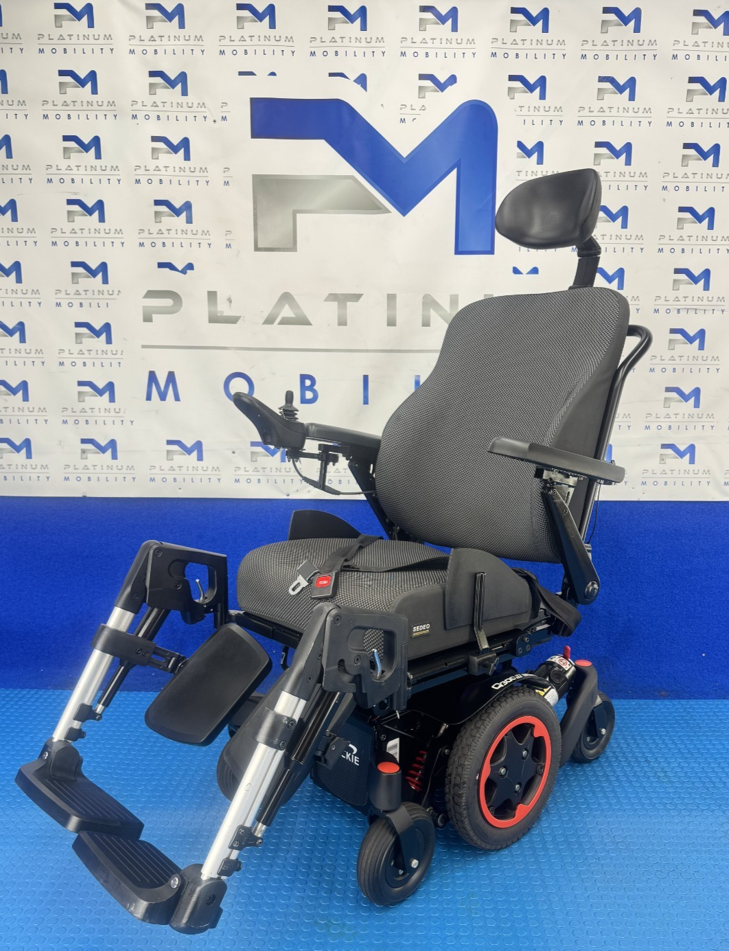 2025 Sunrise Q300M Powerchair 4MPH Electric Riser, Tilt, Legs Wheelchair 2916