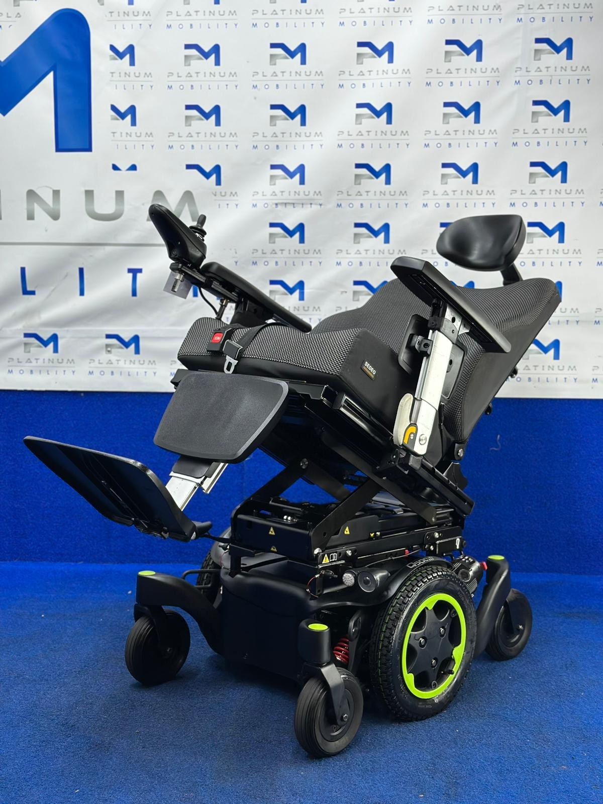 Quickie Q500 M Powerchair – 6mph Riser Electric Wheelchair by Sunrise (1523)