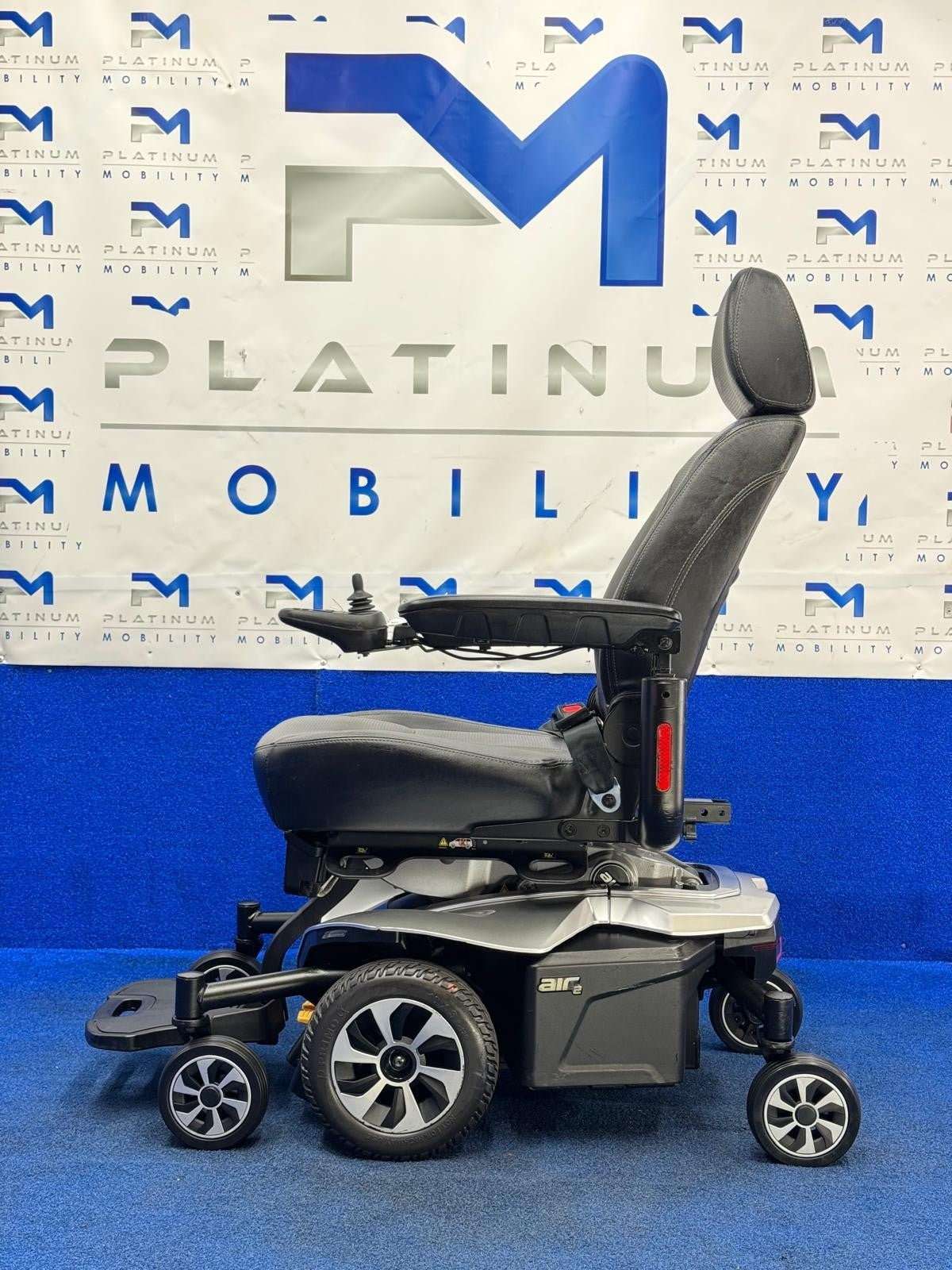 Pride Jazzy Air 2.0 Power Chair Electric Wheelchair with Electric Seat Lift 1578