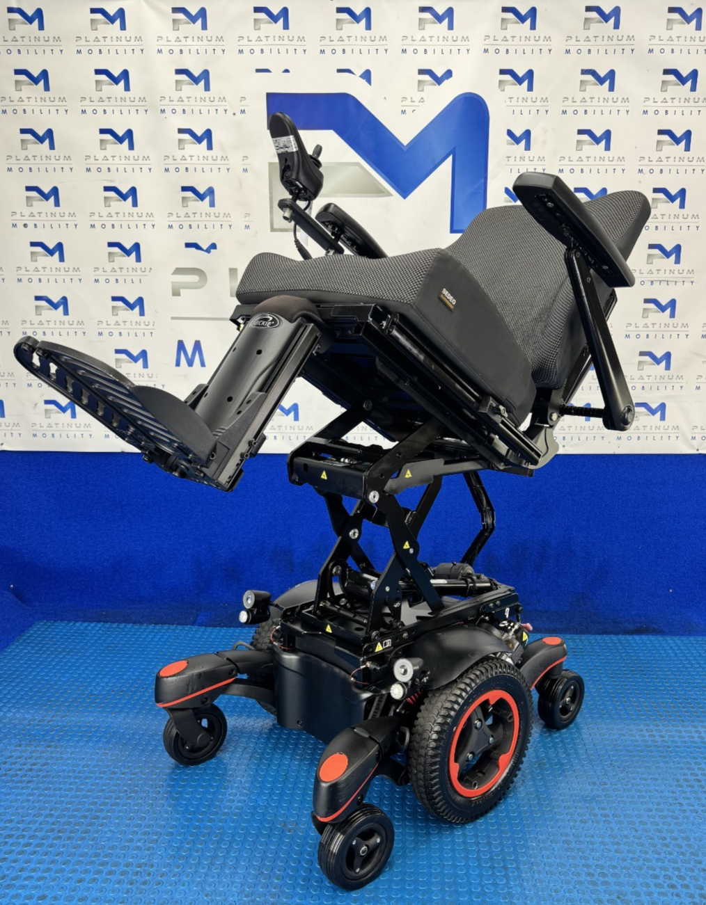 Sunrise Quickie Q700 M 6mph Electric Rise Tilt Legs Recline Wheelchair 2491