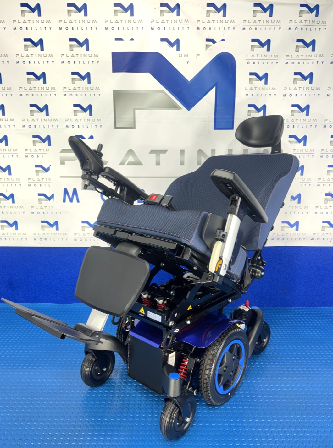 Sunrise Quickie Q300M Powerchair 4 mph Riser, Tilt Electric Wheelchair 4020