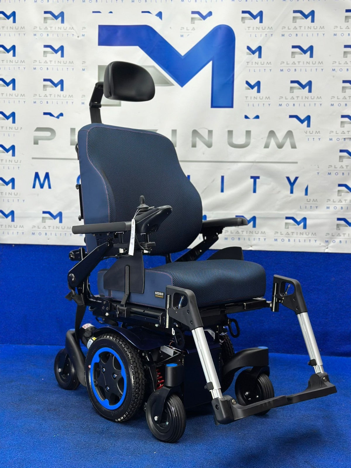 Quickie Q300M Mini Powerchair 4 mph Riser Electric Wheelchair by Sunrise (1711)