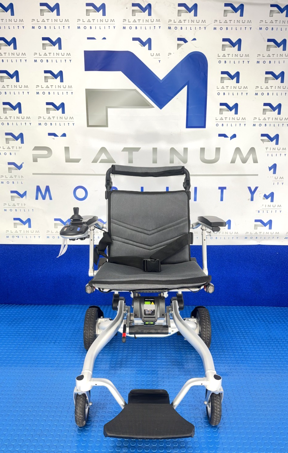 Motion Healthcare Trekker Aerolite ELECTRIC WHEELCHAIR POWERCHAIR 4MPH 2719